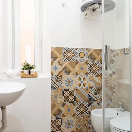 Elegante Vicino Stazione - Gold 公寓 *