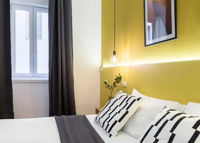 Elegante Vicino Stazione - Gold Lägenhet